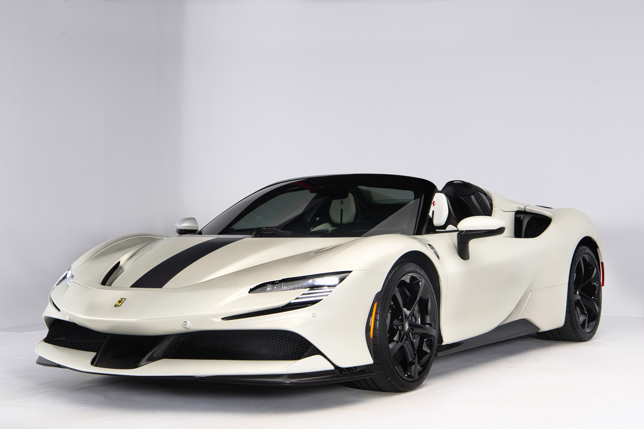 2023 Ferrari SF90 Base