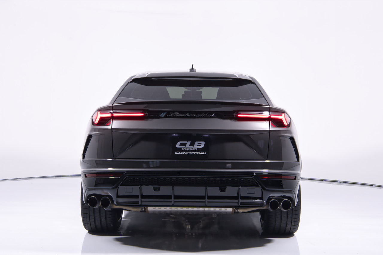 2021 Lamborghini Urus Pearl Capsule - Photo 11