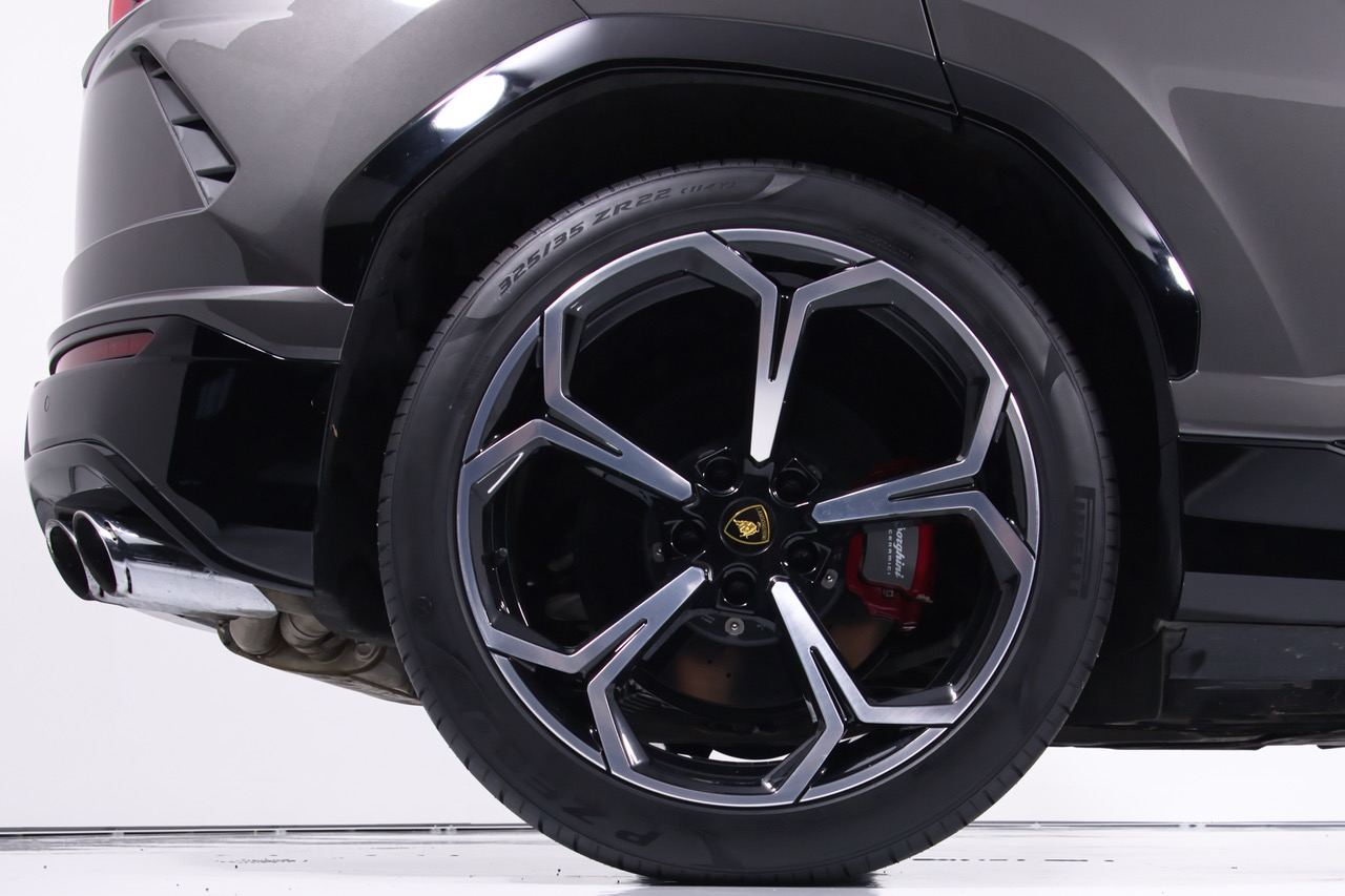 2021 Lamborghini Urus Pearl Capsule - Photo 16