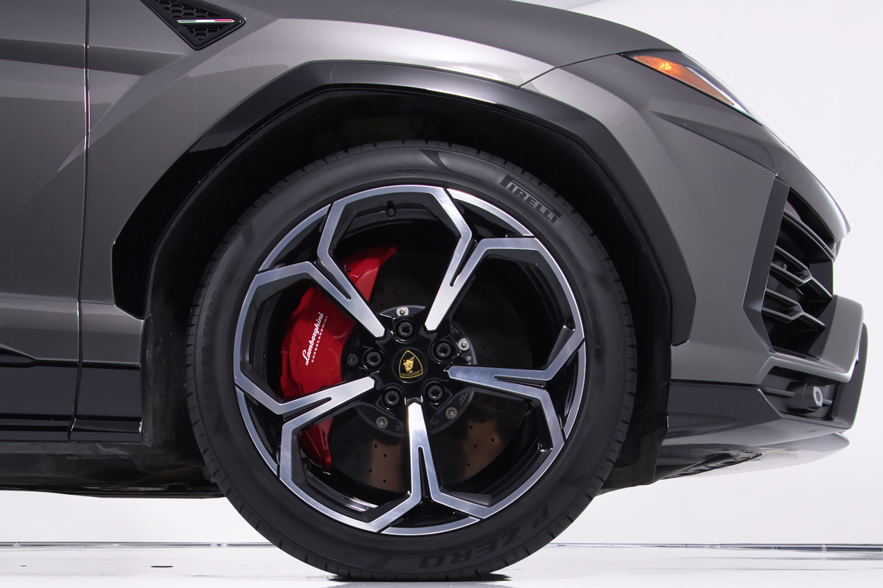 2021 Lamborghini Urus Pearl Capsule - Photo 17