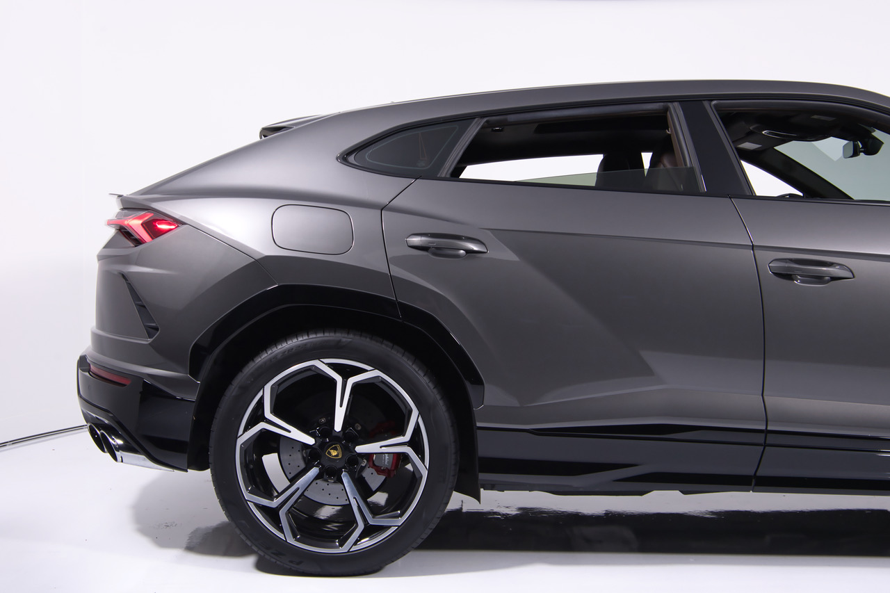 2021 Lamborghini Urus Pearl Capsule - Photo 14