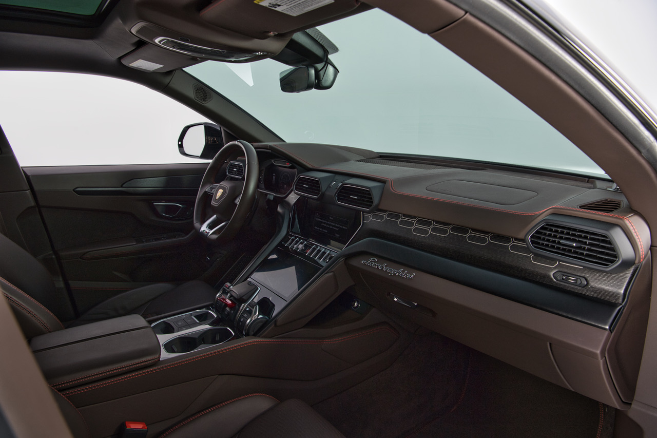 2021 Lamborghini Urus Pearl Capsule - Photo 35