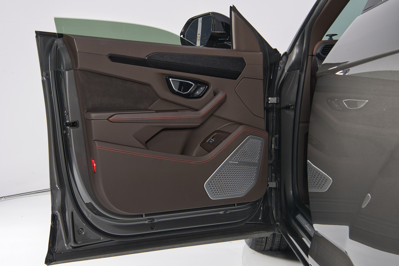 2021 Lamborghini Urus Pearl Capsule - Photo 19