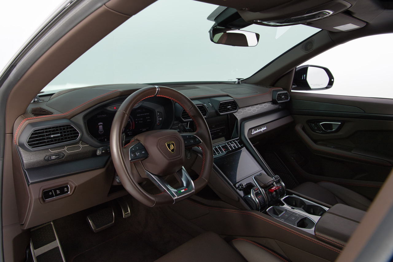 2021 Lamborghini Urus Pearl Capsule - Photo 22