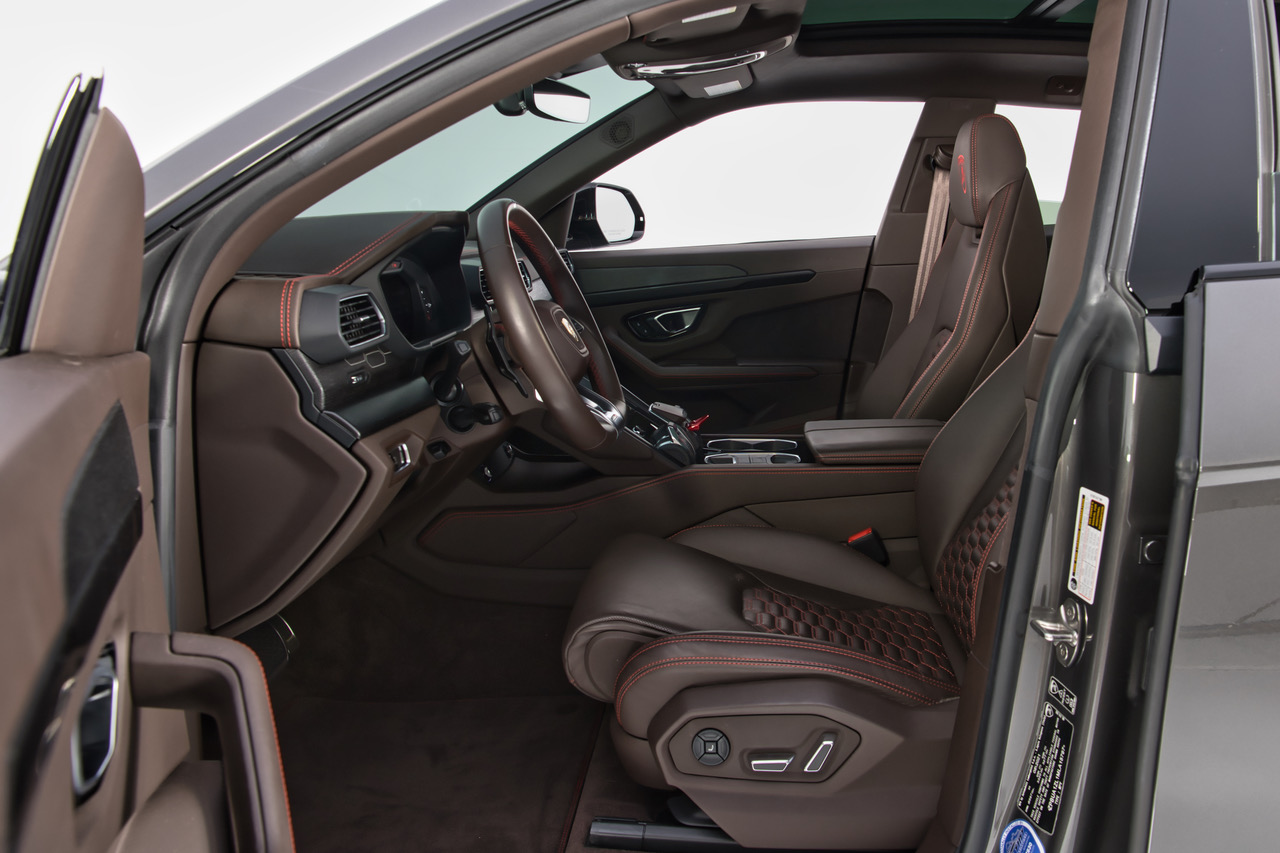 2021 Lamborghini Urus Pearl Capsule - Photo 20